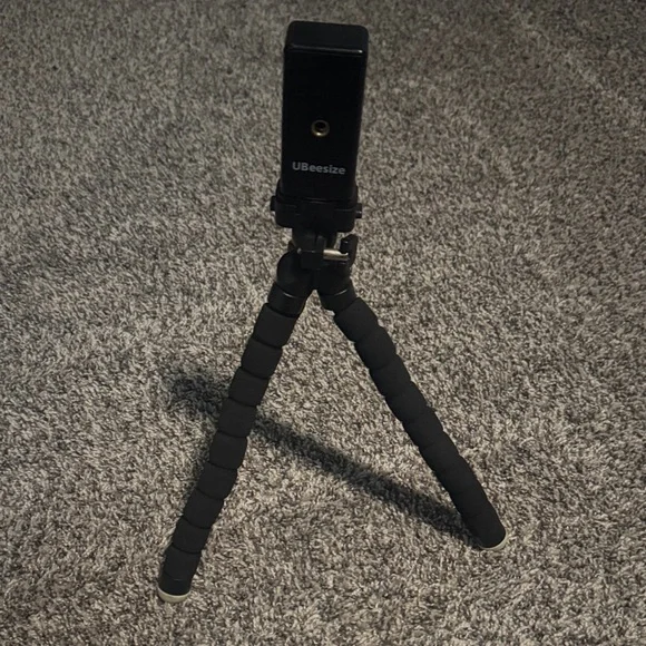 Flexible Black Tripod for Smartphones - Picture 2 of 4